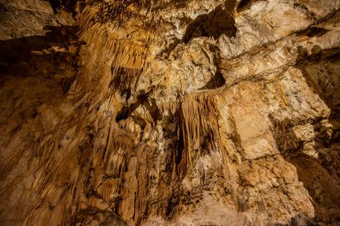 Frasassi Mağaraları, Gola della Rossa ve Frasassi Bölgesel Doğal Parkı içinde, Ancona ilinin Genga belediyesine bağlı yeraltı karst mağaralarıdır..