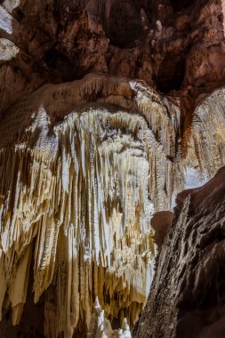 Frasassi Mağaraları, Gola della Rossa ve Frasassi Bölgesel Doğal Parkı içinde, Ancona ilinin Genga belediyesine bağlı yeraltı karst mağaralarıdır..