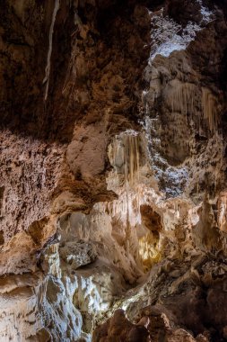 Frasassi Mağaraları, Gola della Rossa ve Frasassi Bölgesel Doğal Parkı içinde, Ancona ilinin Genga belediyesine bağlı yeraltı karst mağaralarıdır..