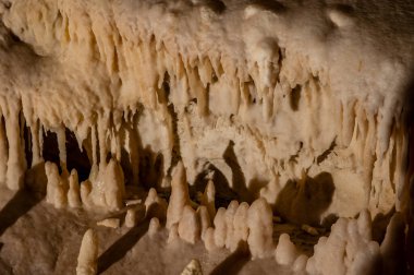 Frasassi Mağaraları, Gola della Rossa ve Frasassi Bölgesel Doğal Parkı içinde, Ancona ilinin Genga belediyesine bağlı yeraltı karst mağaralarıdır..
