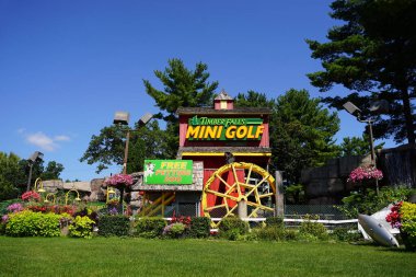 Wisconsin Dells, Wisconsin 'deki Timber Falls Macera Parkı minyatür golf sahası