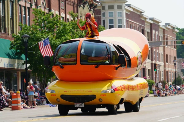 stock image Oscar Mayer Beef Frankmobile traveled through the Butterfest parade.