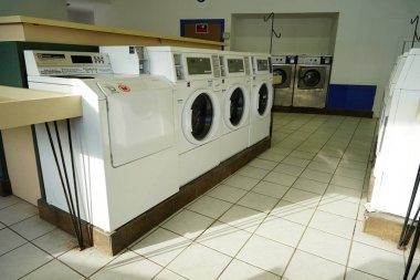 Çamaşırlar banyoda.