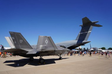 Oshkosh, Wisconsin ABD - 30 Temmuz 2022: ABD Askeri Uçak Lockheed Martin F-35 Lightning II EAA Airventure Oshkosh.