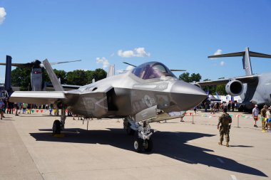 Oshkosh, Wisconsin ABD - 30 Temmuz 2022: ABD Askeri Uçak Lockheed Martin F-35 Lightning II EAA Airventure Oshkosh.