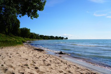 Michigan Gölü kıyısındaki kumsal Sheboygan, Wisconsin.