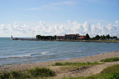 Michigan Gölü kıyısındaki kumsal Sheboygan, Wisconsin.