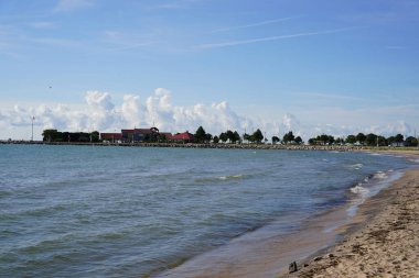 Michigan Gölü kıyısındaki kumsal Sheboygan, Wisconsin.