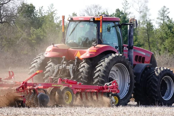 Yeni Lizbon Wisconsin Abd Mayıs 2022 Çiftçi Bir Tarım Tarlasını — Stok fotoğraf