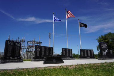 Yeni Lizbon, Wisconsin ABD - 1 Haziran 2022: Ölen askerlerin anısına Gazi Anıtı.