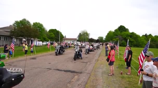 Neillsville Wisconsin Eua Maio 2023 Centenas Motociclistas Veteranos Grupo Apareceram — Vídeo de Stock