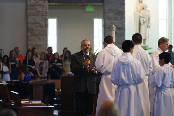 Fond Lac Wisconsin Usa Giugno 2020 Celebrazione Domenicale Cattolica Comunione — Foto Stock