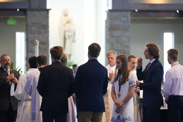 Fond Lac Wisconsin Usa Giugno 2020 Celebrazione Domenicale Cattolica Comunione — Foto Stock