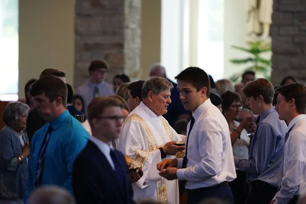 Fond Lac Wisconsin Eua Junho 2020 Realização Missa Comunhão Religiosa — Fotografia de Stock