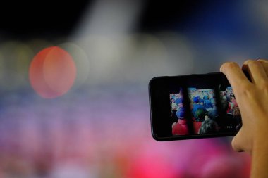 Mosinee, Wisconsin / ABD - 17 Eylül 2020: 45 Başkan destekçileri Wisconsin Merkez Havaalanı 'ndaki gösteriyi akıllı telefonlardan yakaladı.