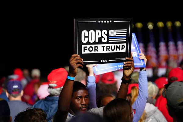 stock image Mosinee, Wisconsin / USA - September 17th, 2020: Donald trump supporters holding up signs make america great again, pro life, cops for trump, peaceful protester, and 4 more years at president rally.