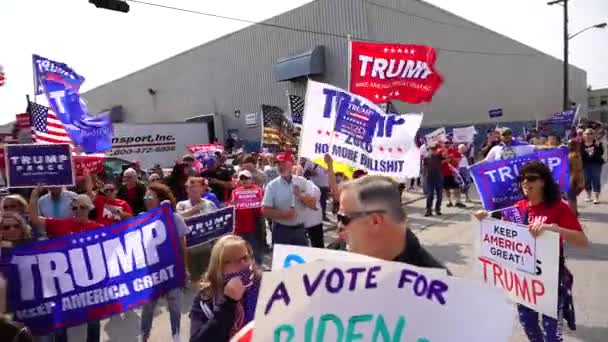 Manitowoc Wisconsin September 2020 President Troef Vicepresident Mike Pence Supporters — Stockvideo