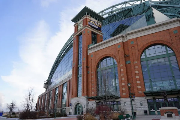 Milwaukee, Wisconsin ABD - 19 Aralık 2022: American Family Field of Milwaukee Brewers Beyzbol Takımı.
