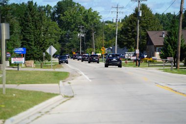 Green Bay, Wisconsin / ABD - 29 Ağustos 2020: Pro Trump blue lives matter Motosiklet rallisi Vandervest Harley-Davidson 'da gerçekleşti.
