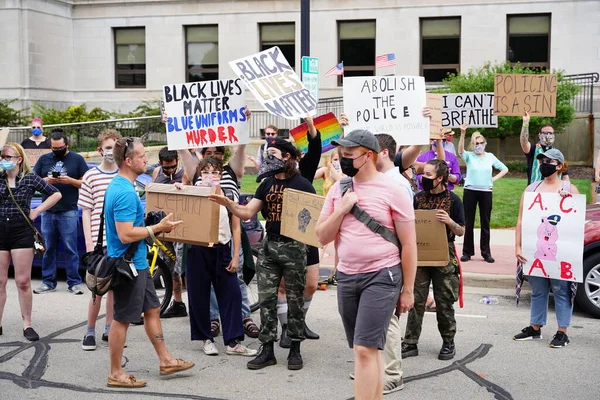 Kenosha Wisconsin Usa Giugno 2020 Sostenitori Blm Antifa Impegnati Nella — Foto Stock