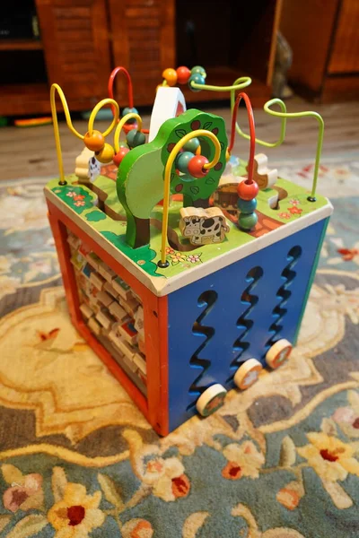 Детская Красочная Игрушка Деревянный Куб Деятельности — стоковое фото
