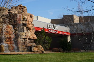 Baraboo, Wisconsin ABD - 14 Nisan 2023: Ho-Chunk Wisconsin Dells Kumarhanesi.