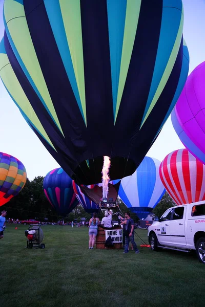 Seymour Wisconsin Usa Sierpnia 2019 Kolorowe Balony Ogrzane Powietrze Wznoszą — Zdjęcie stockowe