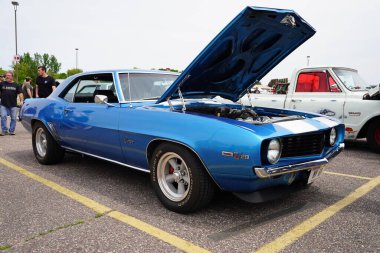 Wisconsin Dells, Wisconsin USA - 21 Mayıs 2022: Birçok kişi Mt. Otomatik Hareket sırasında Olimpos.