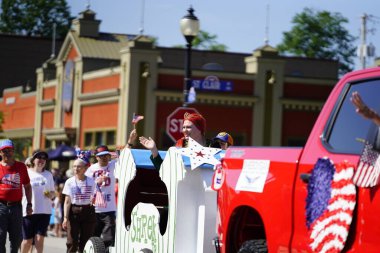 Sheboygan, Wisconsin ABD - 4 Temmuz 2022: Şrek arabası geçit töreninde