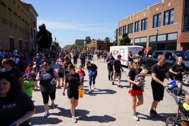 Sheboygan, Wisconsin - 4 Temmuz 2022: Özgürlük Festivali katılımcıları
