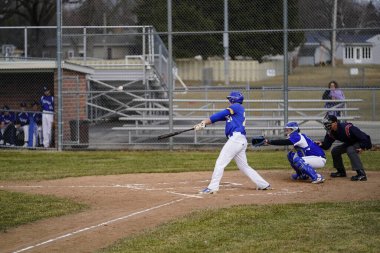 Sheboygan, Wisconsin ABD - 9 Temmuz 2022: WIAA Lisesi Erkek Beyzbol Yarışması.
