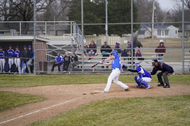 Sheboygan, Wisconsin ABD - 9 Temmuz 2022: WIAA Lisesi Erkek Beyzbol Yarışması.