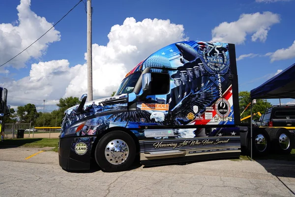 Waupun 위스콘신 2023년 11일 Waupun의 다채로운 트럭이 나타났습니다 — 스톡 사진