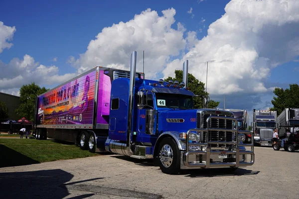 Waupun 위스콘신 2023 췌장암에 그룹을 치료하기위한 트럭은 쇼에서 표시되었습니다 — 스톡 사진