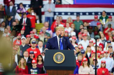 Milwaukee, Wisconsin / ABD - 14 Ocak 2020: 45 ABD Başkanı Donald J. Trump UW-Milwaukee Panter Arena 'da Amerika' yı Tekrar Büyük Yap Mitingi düzenledi ve güçlü bir konuşma yaptı..