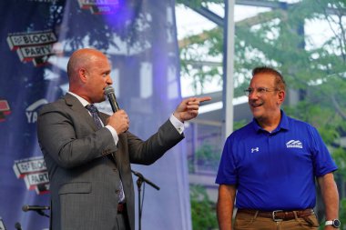 Milwaukee, Wisconsin ABD - 23 Ağustos 2023: Kevin D. Roberts The Heritage Foundation başkanı Fiserv Forum 'da Genç Amerika Vakfı Blok Partisi 2023' te bir konuşma yaptı..