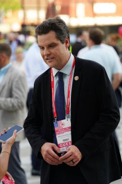 Milwaukee, Wisconsin ABD - 23 Ağustos 2023: Florida Birleşik Devletleri Temsilcisi Matt Gaetz, Fiserv Forum 'a röportaj vermek üzere 2024 Cumhuriyetçi Başkanlık Müzakeresi' ne geldi..