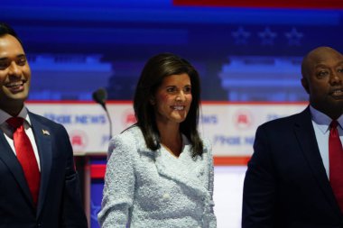 Milwaukee, Wisconsin ABD - 23 Ağustos 2023: Eski Güney Carolina Valisi Nikki Haley 2024 Cumhuriyetçi Başkanlık tartışmasına katıldı.
