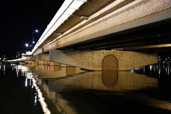 Pont Sur Rivière Nuit — Photo
