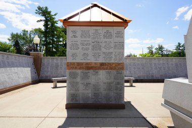 Tomah, Wisconsin ABD - 10 Temmuz 2021: Yaz mevsiminde anıt park.