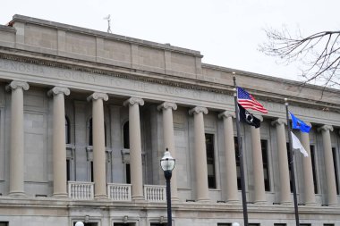 Kenosha, Wisconsin ABD - 12 Kasım 2021 Kyle Rittenhouse davasının görüldüğü Kenosha İlçe Mahkemesi.