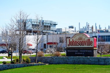 Sheboygan Falls, Wisconsin / USA - 3 Mayıs 2020: Johnsonville Sheboygan Falls, Wis merkezli bir sosis üretim şirketidir. 1945 'te Ralph F. ve Alice Stayer tarafından kuruldu.