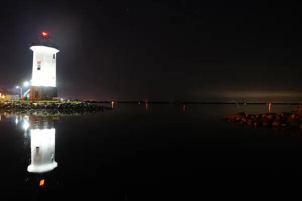 Νυχτερινή Λήψη Του Fond Lac Wisconsin Φάρος Έξω Από Λίμνη — Φωτογραφία Αρχείου