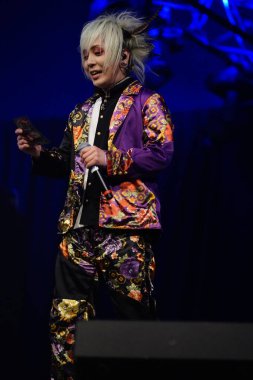 Milwaukee, Wisconsin ABD - 13 Şubat 2020: Japon görsel Kei rock grubu ACME ilk yurtdışı konserini Wisconsin Center 'daki Anime Milwaukee' de verdi..