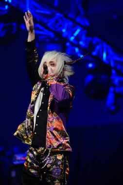 Milwaukee, Wisconsin ABD - 13 Şubat 2020: Japon görsel Kei rock grubu ACME ilk yurtdışı konserini Wisconsin Center 'daki Anime Milwaukee' de verdi..