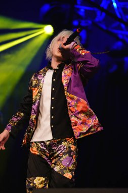 Milwaukee, Wisconsin ABD - 13 Şubat 2020: Japon görsel Kei rock grubu ACME ilk yurtdışı konserini Wisconsin Center 'daki Anime Milwaukee' de verdi..