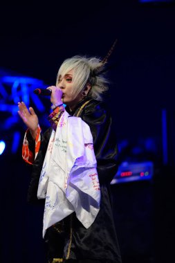 Milwaukee, Wisconsin ABD - 13 Şubat 2020: Japon görsel Kei rock grubu ACME ilk yurtdışı konserini Wisconsin Center 'daki Anime Milwaukee' de verdi..