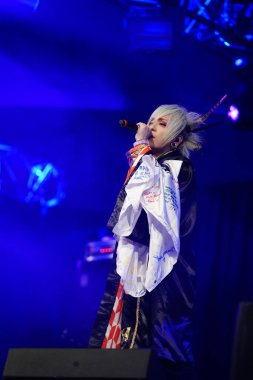 Milwaukee, Wisconsin ABD - 13 Şubat 2020: Japon görsel Kei rock grubu ACME ilk yurtdışı konserini Wisconsin Center 'daki Anime Milwaukee' de verdi..