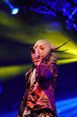 Milwaukee, Wisconsin ABD - 13 Şubat 2020: Japon görsel Kei rock grubu ACME ilk yurtdışı konserini Wisconsin Center 'daki Anime Milwaukee' de verdi..