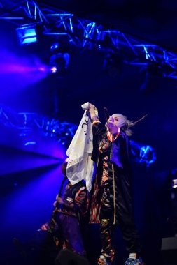 Milwaukee, Wisconsin ABD - 13 Şubat 2020: Japon görsel Kei rock grubu ACME ilk yurtdışı konserini Wisconsin Center 'daki Anime Milwaukee' de verdi..